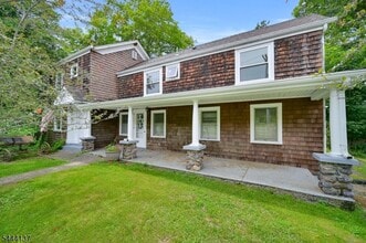 Building Photo - 425 Powerville Rd