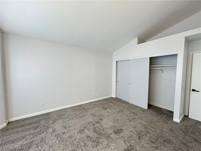 Building Photo - 7135 Shadow Crest Dr