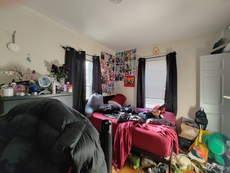 Building Photo - 9 Medford St