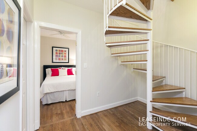 Building Photo - 1417 Chapin St NW