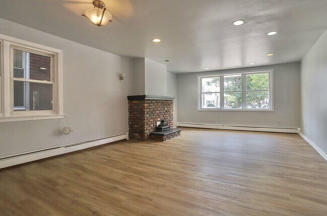 Building Photo - 97 Sanford Pl