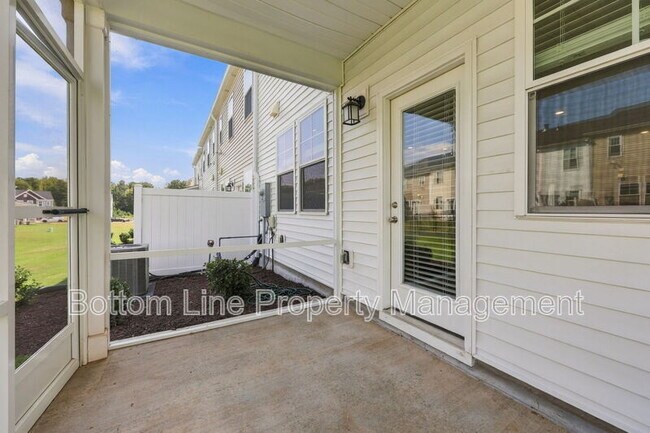 Building Photo - 5811 Woodlawn Dr