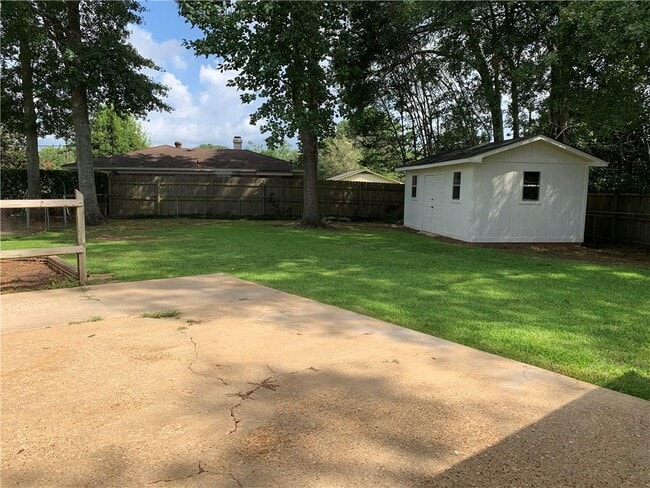 Building Photo - 2329 Genoa Dr