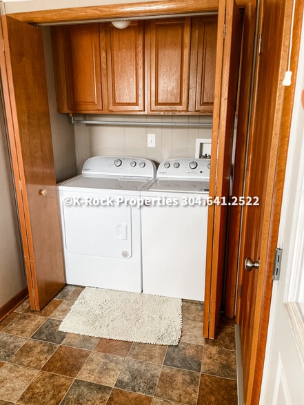 laundry - 318 Johnson Ave