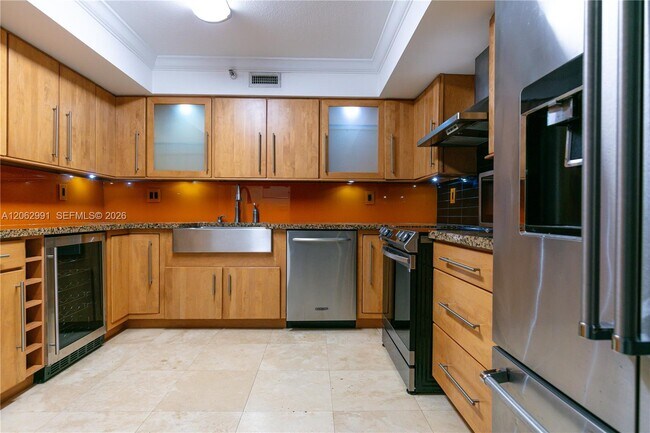 Building Photo - 3500 Mystic Pointe Dr