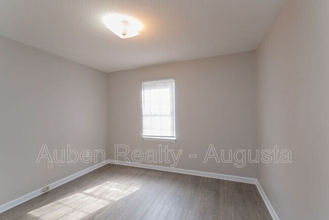 Building Photo - 4689 Oakley Pirkle Rd