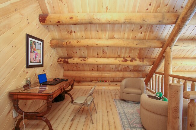 Building Photo - 320 Lakeshore Dr