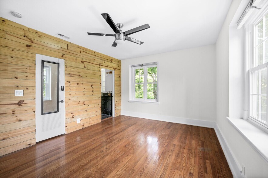 Bedroom 1 - 1112 Clifton Ln