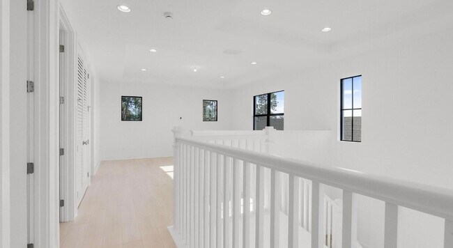 Building Photo - 13174 Artisan Cir