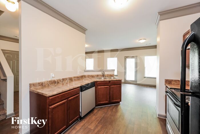 Building Photo - 864 Ivydale Ln SW