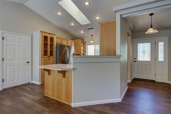 Building Photo - Immaculate 3 bedroom, 2 bath home in Prescott Heights