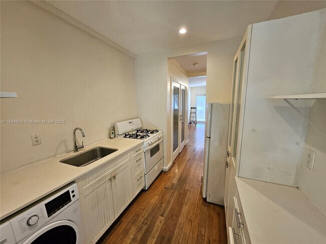 Building Photo - 745 13th St