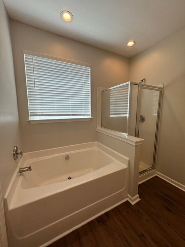 Building Photo - Enjoy this Open Floorplan includes 3 BD-2.5 BA - Master On Main - A Huge Loft/Bonus. Community Po...