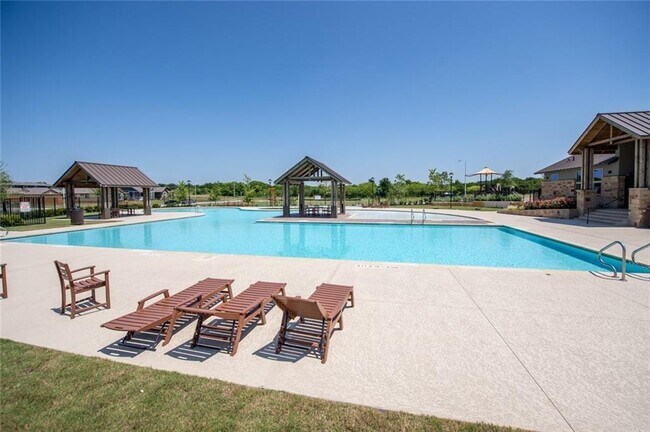 Building Photo - 2307 Langdale Ln