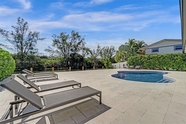 Building Photo - 915 NW 7th St