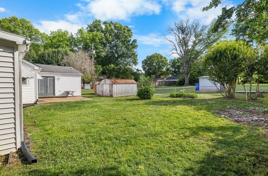 Building Photo - 1721 Sherrod Ave