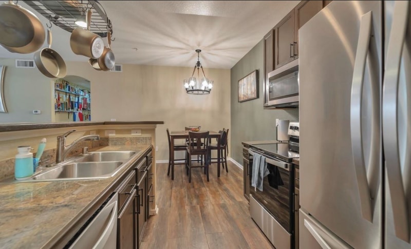 Building Photo - 2875 Blue Sky Cir