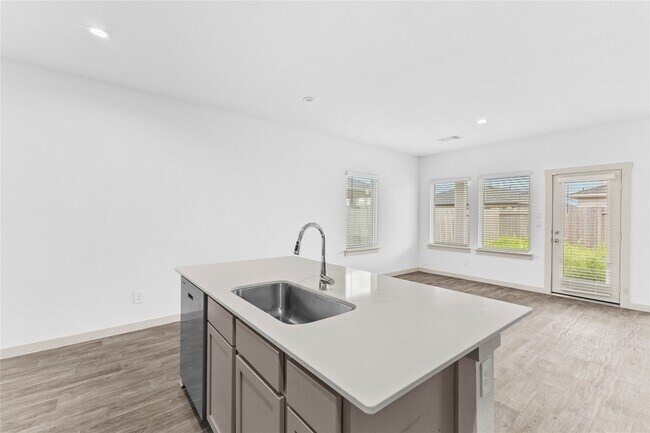 Building Photo - 2905 Highgate Hill Ln