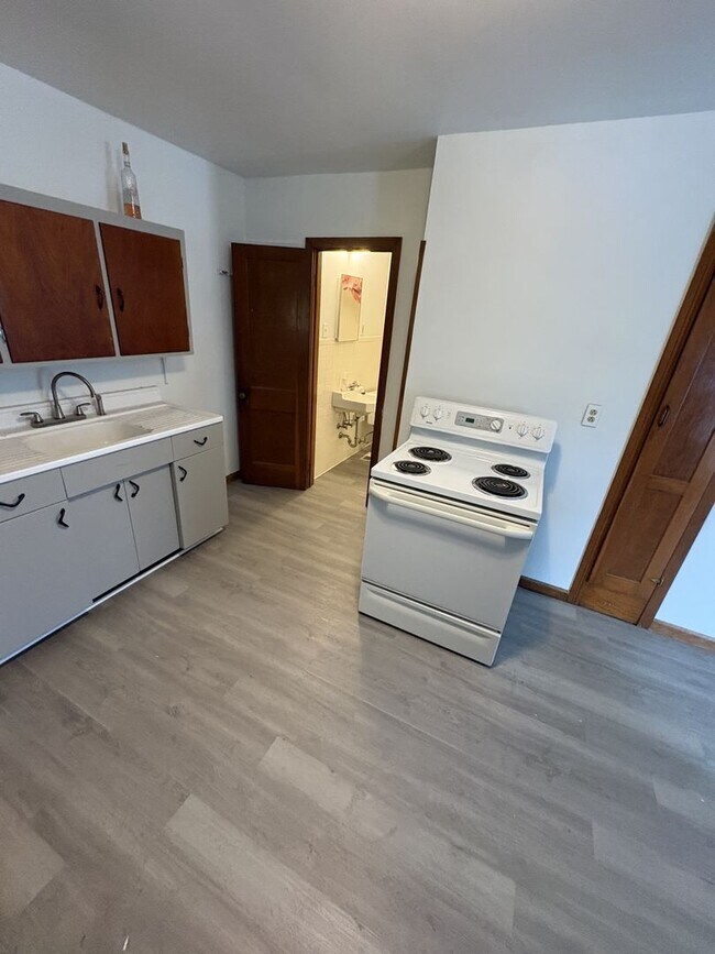 Building Photo - Tonawanda