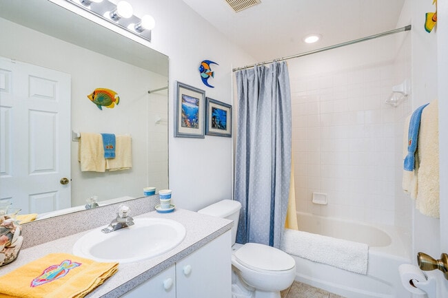 Building Photo - 15430 Bellamar Cir