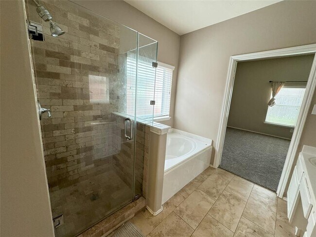 Building Photo - 5015 BridgeValley Ct