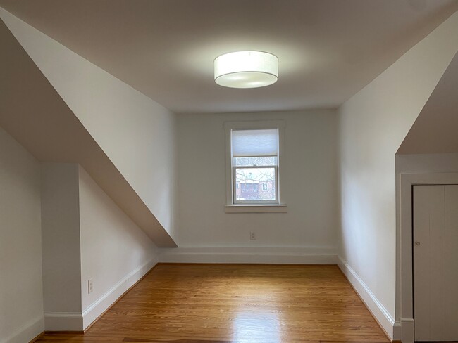 Upper level Bedroom #2. - 4809 Calvert Rd