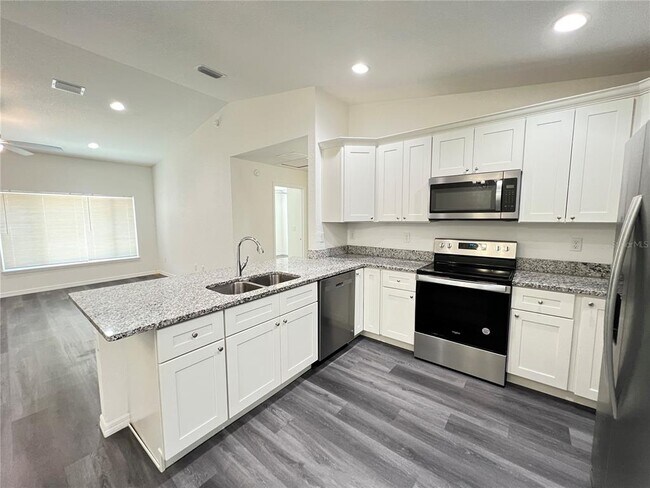 Building Photo - 297 Malauka Loop