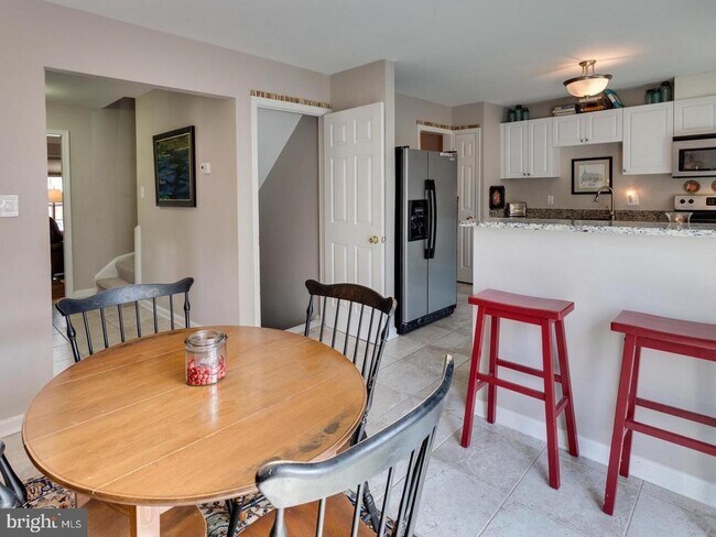 Building Photo - 3975 Wilcoxson Dr