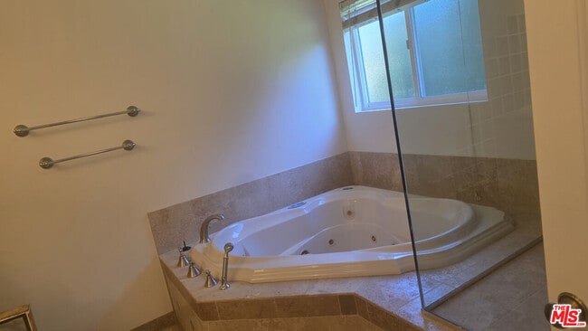 Building Photo - 3530 S Bentley Ave