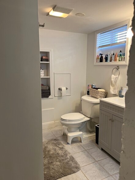 Building Photo - 205 Standish Ave