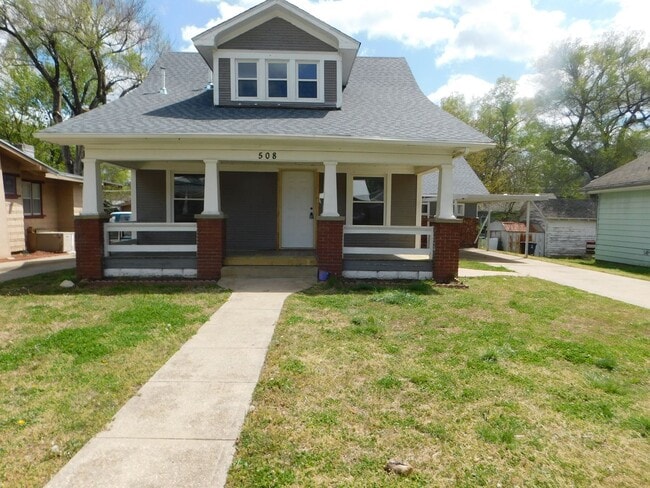 Primary Photo - Very charming, large 4 bedroom/2 bath in E...