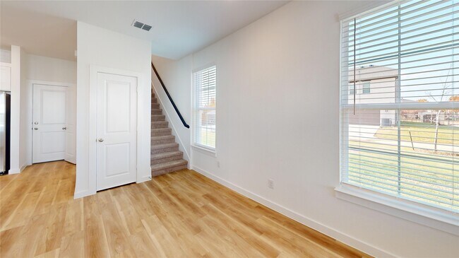 Building Photo - 2920 ELLE DR