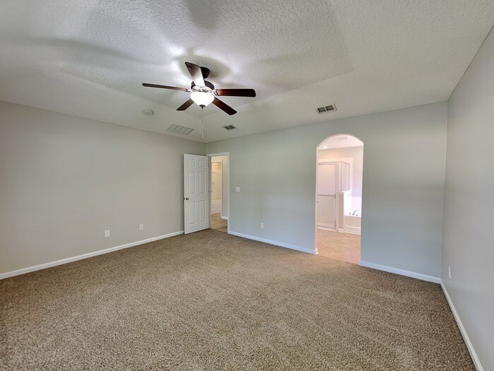 Building Photo - 167 Patriot Ln