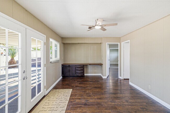 Building Photo - Spacious 2 Bed, 2 Bath Retreat in Charming Boulder City!