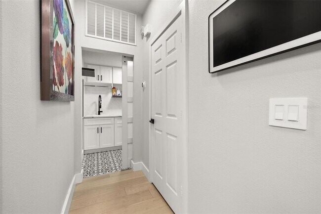 Building Photo - 663 Charrice Pl