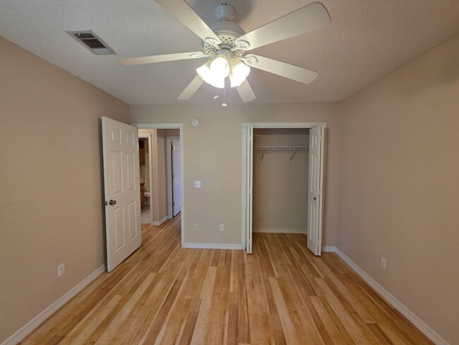 Building Photo - 3 Bedroom Home Near NAS Pensacola