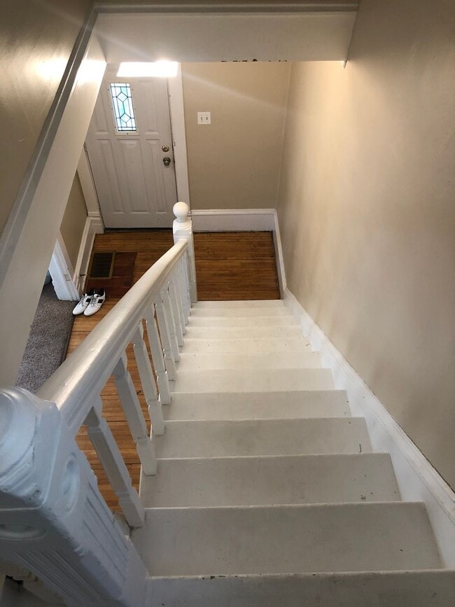 Building Photo - Large 4-Bed House in Historic Cedar Falls