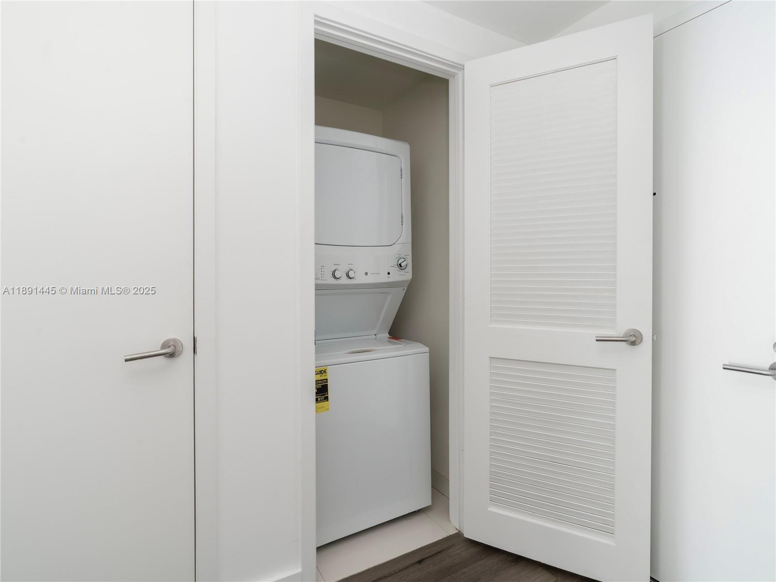 Building Photo - 1100 S Miami Ave