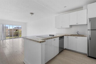 Building Photo - 4920 NW 79th Ave