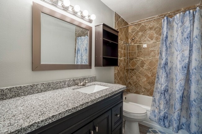 Building Photo - 5343 Richmond Ave.