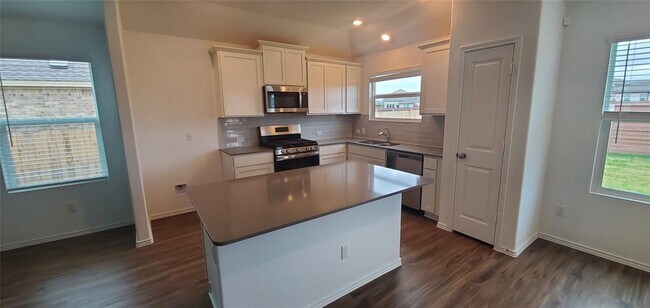 Building Photo - 120 Konik Rd