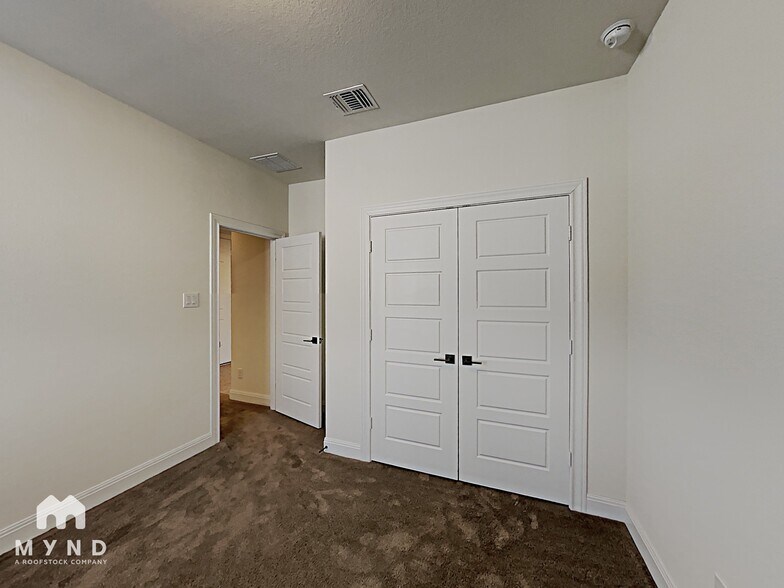 Building Photo - 5805 Sardinia Dr