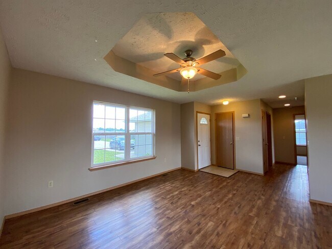 Building Photo - 203 N Christopher Ln
