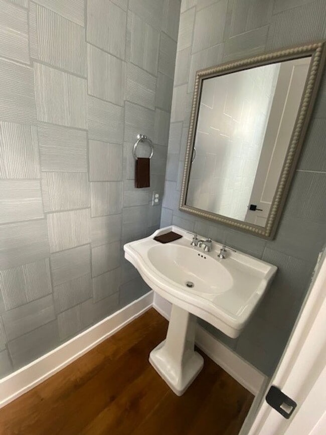 Building Photo - Welcome to our luxurious townhouse in the ...