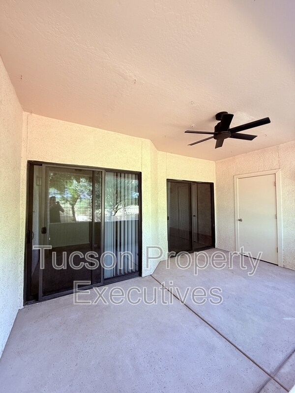 Building Photo - 2550 E River Rd