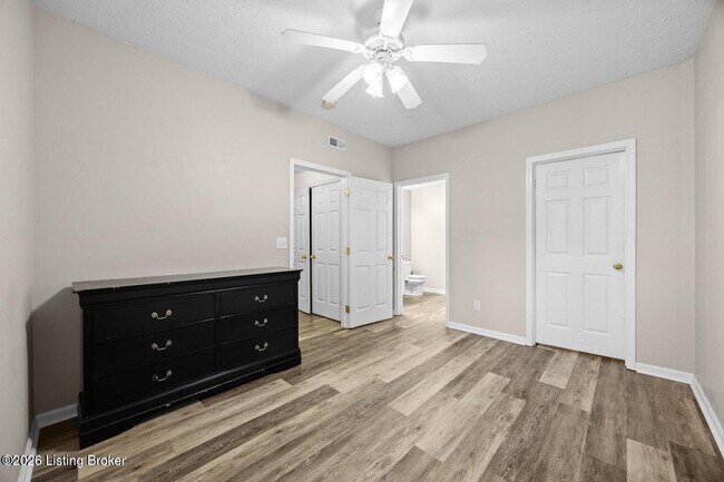 Building Photo - 13202 Prospect Glen Way