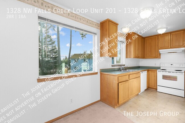 Building Photo - 1328 NW Falls Creek Loop