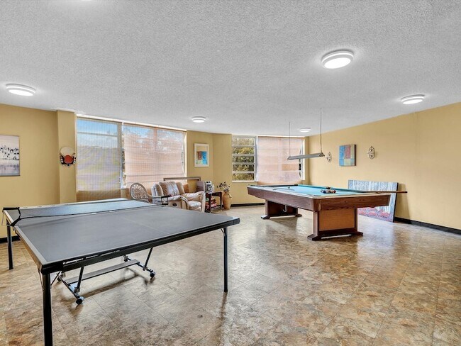 Building Photo - 6570 Royal Palm Blvd
