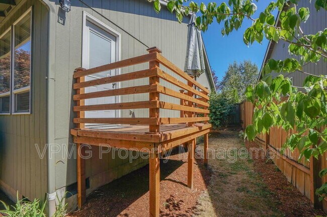 Building Photo - 2115 NW 143rd Cir