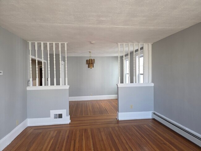 Building Photo - 119 Webster St